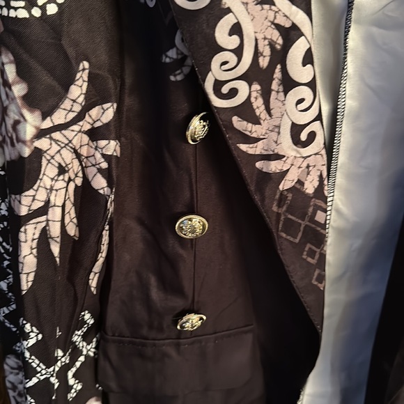 Jacket with gold buttons on front and sleeves. - Picture 2 of 4